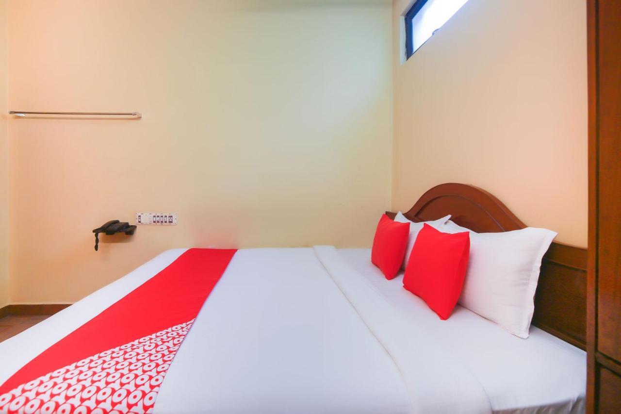 Oyo 23098 Ushama Heritage Guest House 蓬蒂切里 外观 照片